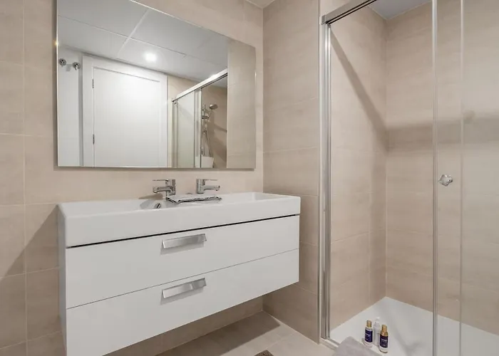 Penthouse 'Mi Manera' 4 Bdrs, 245M Terrace Apartment *